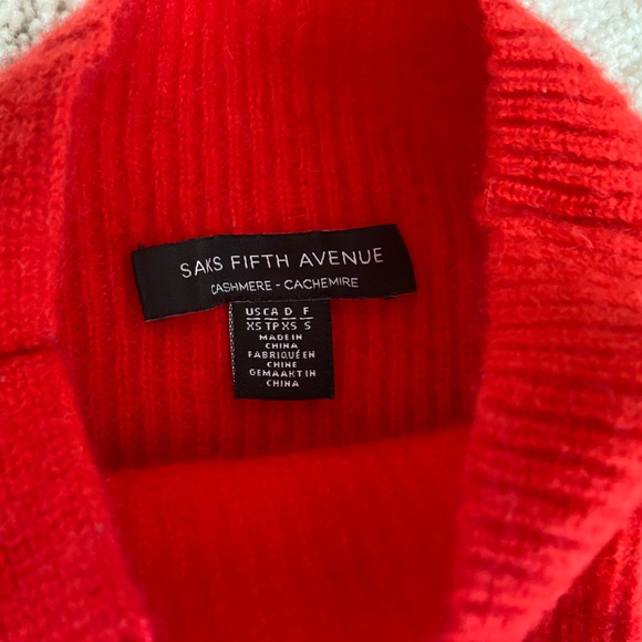 Saks Fifth Avenue Cashmere Funnelneck Sweater Vibrant Red XS - Picture 4 of 5